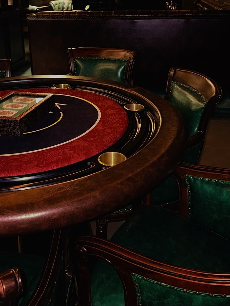 Salon de jeux privé vert et cuivre